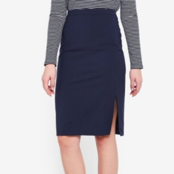 Banana Republic Dresses & Skirts - Banana republic navy blue pencil skirt